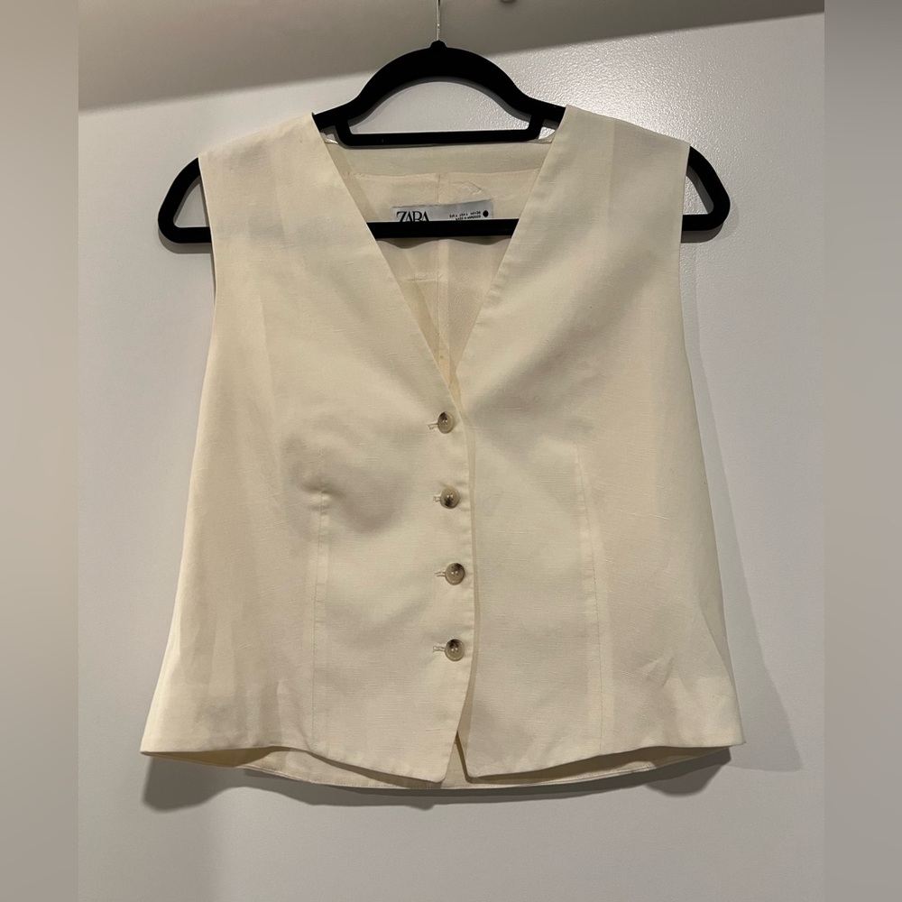 Cream colored vest from Zara - worn once!